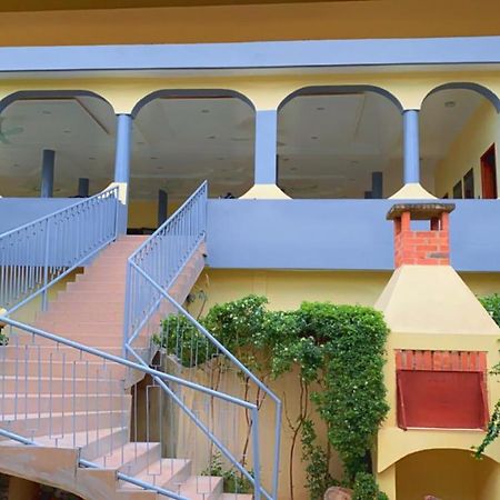 Bed and Breakfast Chez Sabine Abomey Экстерьер фото