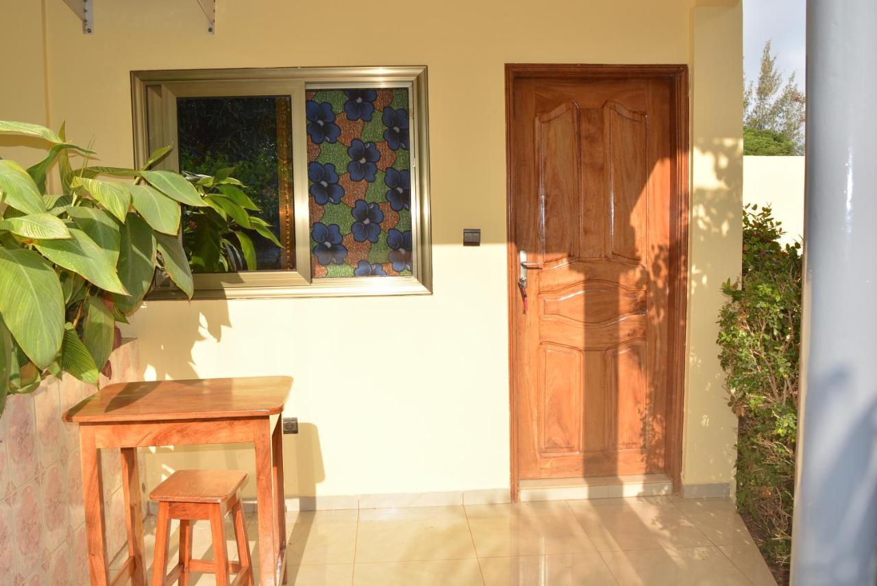 Bed and Breakfast Chez Sabine Abomey Экстерьер фото