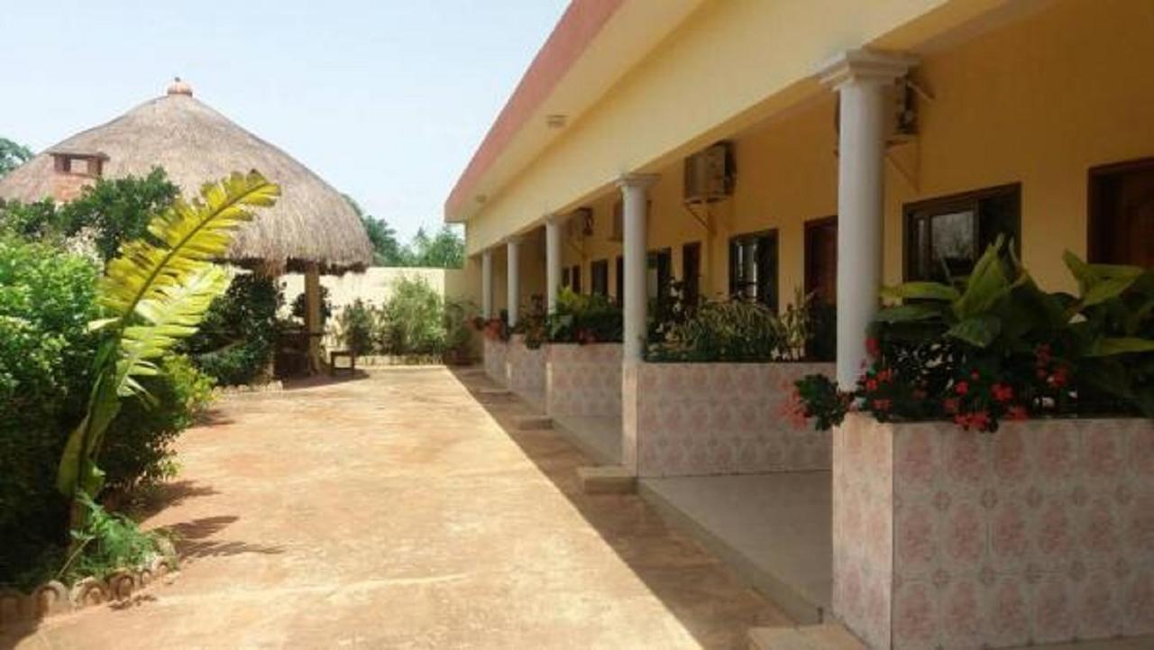Bed and Breakfast Chez Sabine Abomey Экстерьер фото